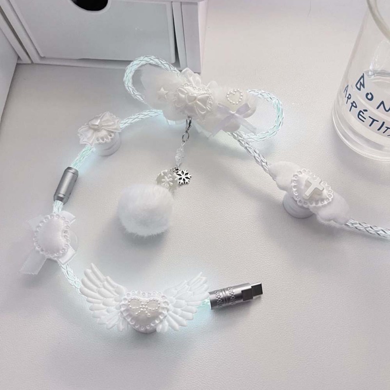 Decor Lighting Returns - Nowy kabel 8K Avaitor White Light