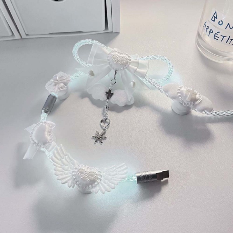 Nowy kabel 8K Avaitor White Li – Decor Lighting Returns recenzja i cena